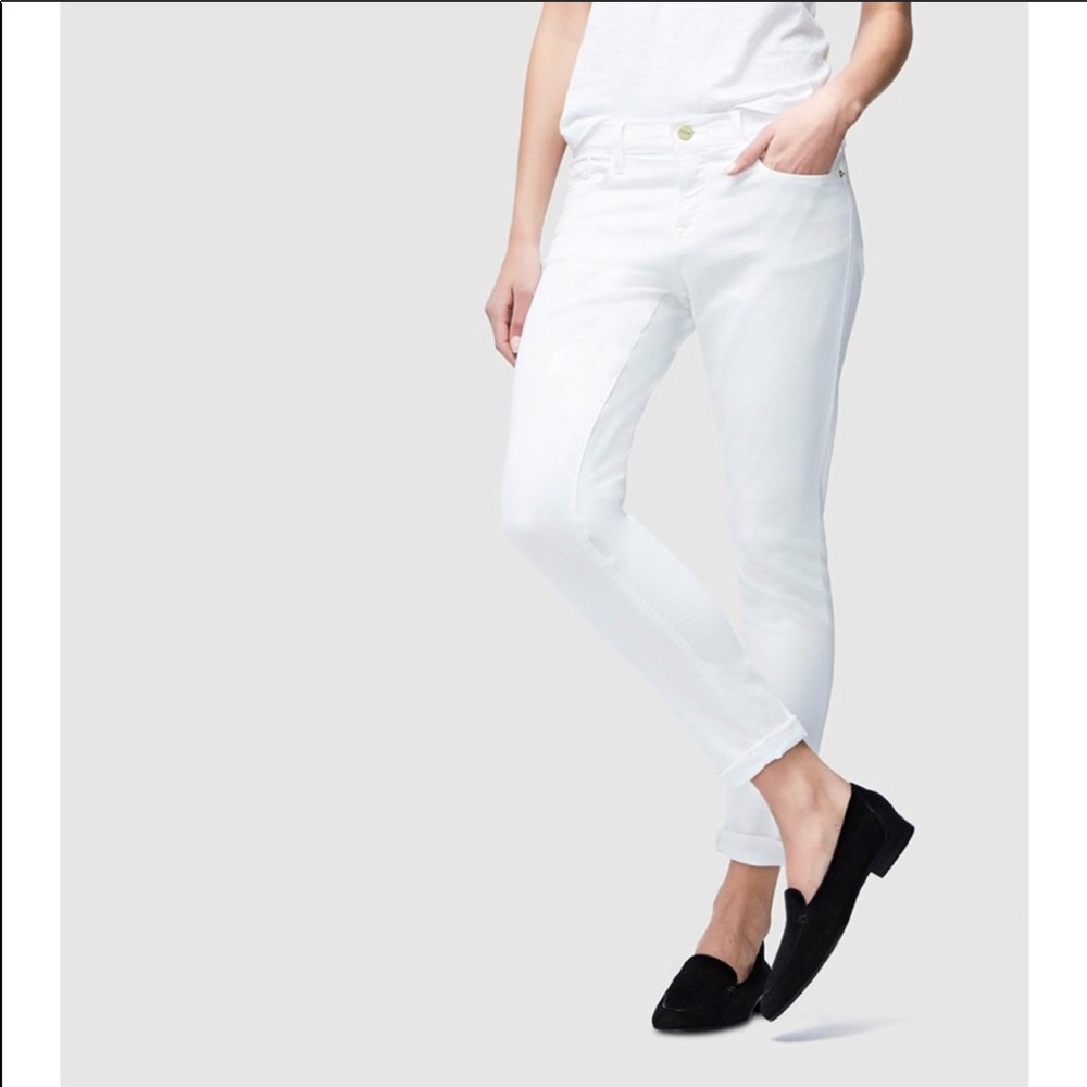 White Frame Denim Le Garçon jeans!